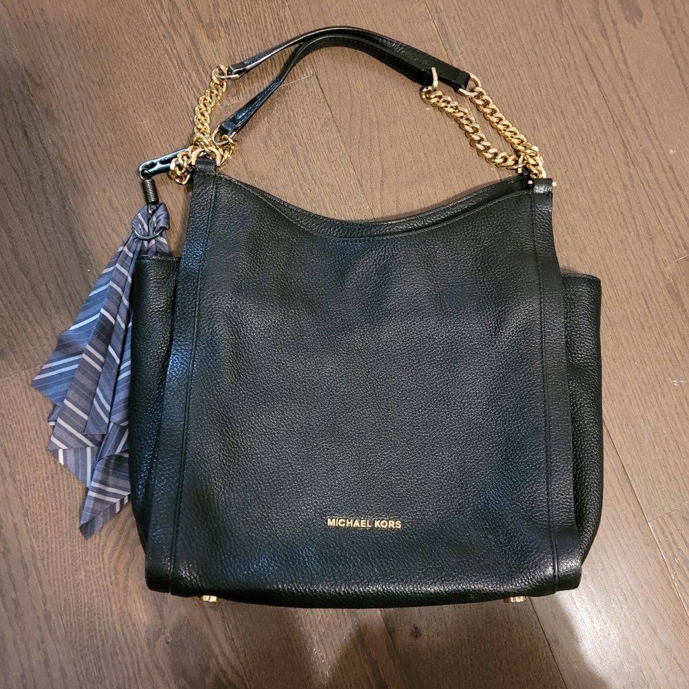 Michael Kors Jet Set Black Leather Shoulder Bag